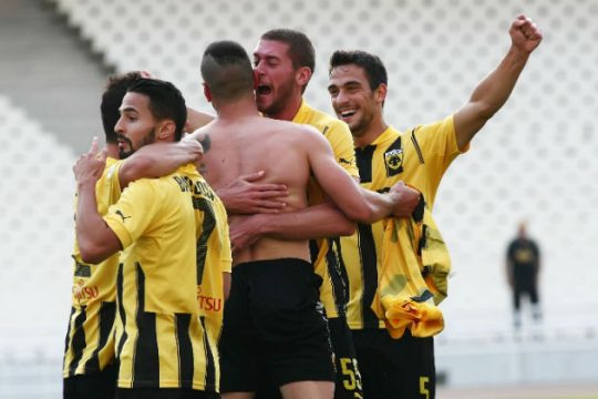 Πρωταθλήτρια με το «Χ» η ΑΕΚ