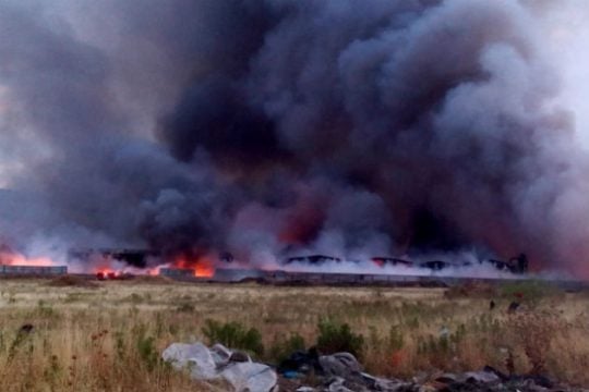 Kινδυνεύουν να γίνουν στάχτη και τα δεδουλευμένα εκατοντάδων εργαζομένων