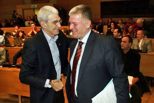Προηγούνται τα μπάνια του δημάρχου
