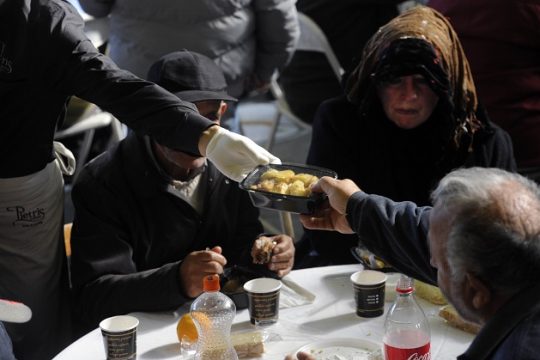 Πάνω από 300.000 αιτήσεις για την ανθρωπιστική κρίση