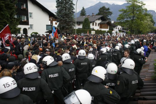 Συγκρούσεις πριν τη σύνοδο των G7 (video)