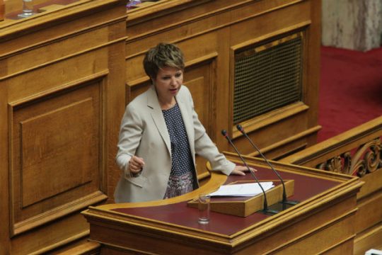 Στη Βουλή η αντιπαράθεση για τη διαπραγμάτευση