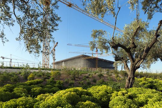 Τέσσερις μέρες στον ίσκιο Λυρικής και Βιβλιοθήκης