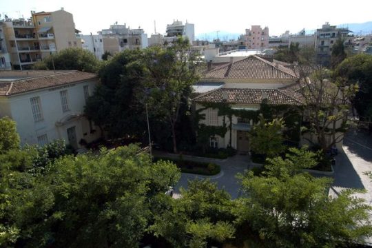 Στο Ασυλο Ανιάτων όλα επιτρέπονται
