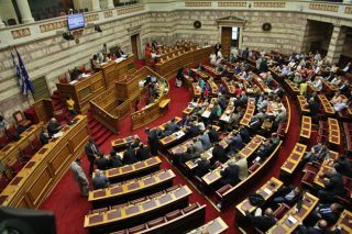 «Περνάει» η ιθαγένεια διά πυρός και… σόου