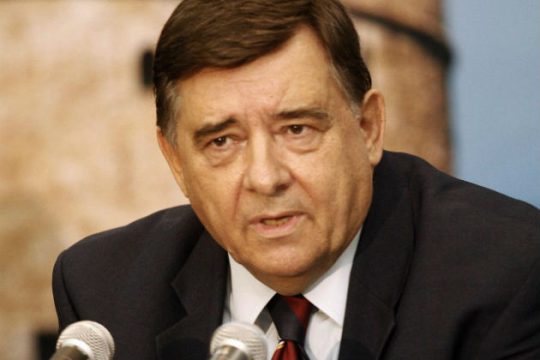 Στα… μαλακά ο Γ. Καρατζαφέρης