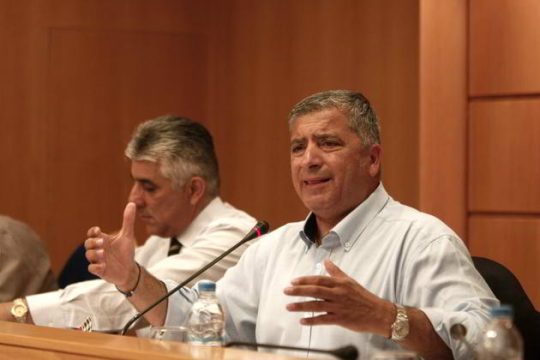 Εντάσεις… Βουλής στην ΚΕΔΕ για το «προαποφασισμένο Ναι»