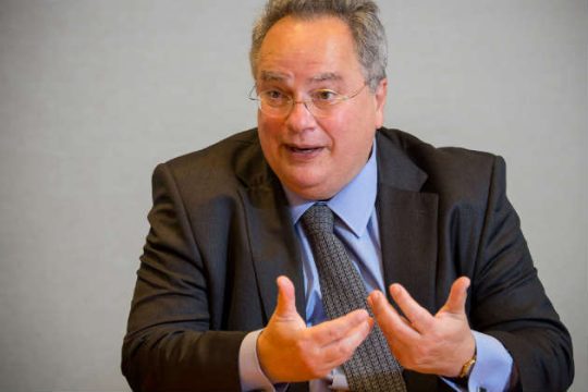 «Αφόρητες οι πιέσεις στο τραπέζι των διαπραγματεύσεων»