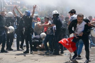 Το βαθύ κράτος οργιάζει στο νήμα των εκλογών