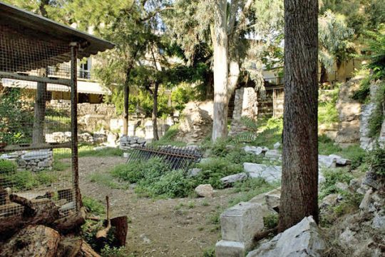 Μεντρεσέ: Το μισητό κτίριο