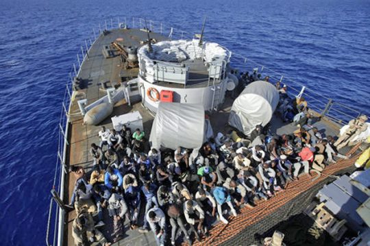 H Ε.Ε… σφαλίζει πόρτες και παράθυρα