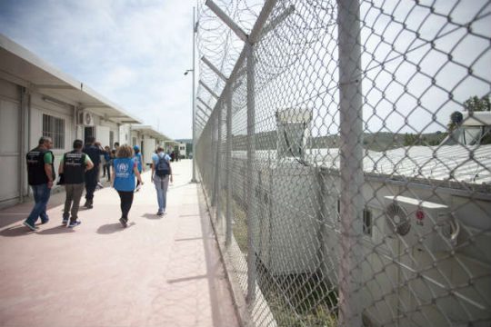Οι πρόσφυγες που φτάνουν στα νησιά ξεπερνούν κάθε προηγούμενο