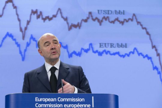 Μοσκοβισί: Η Κύπρος να συνεχίσει με το Μνημόνιο