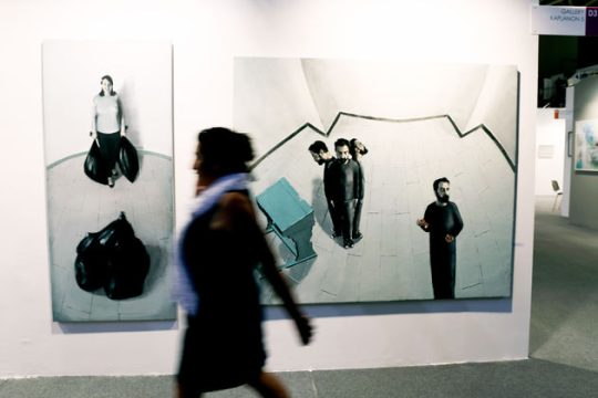 Η αγορά της τέχνης επενδύει στην επικοινωνία με ευρύ κοινό