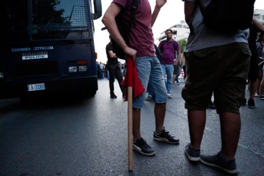 Επίθεση με λοστούς στα γραφεία του ΝΑΡ στα Εξάρχεια