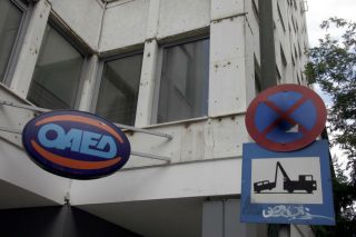 Τριπλό ηλεκτροσόκ στην αγορά εργασίας