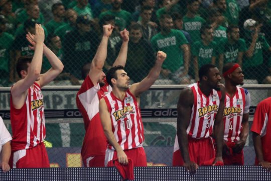 Σαμπάνιες και «χαστούκια»!