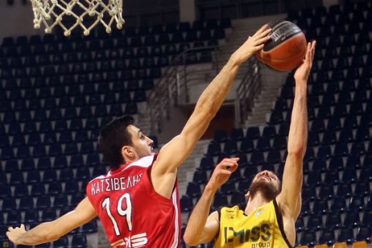 Ο Σπανούλης οδήγησε τον Ολυμπιακό στους τελικούς