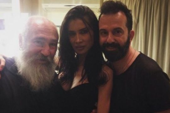 Τζίμης Πανούσης: καλλιτεχνικό έργο για τα μπάζα (πια)