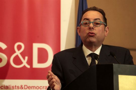 Η ευρωομάδα των Σοσιαλιστών καλεί σε σύνοδο κορυφής