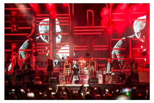 Μοναδική εμφάνιση από το Robbie Williams στο Rockwave Festival