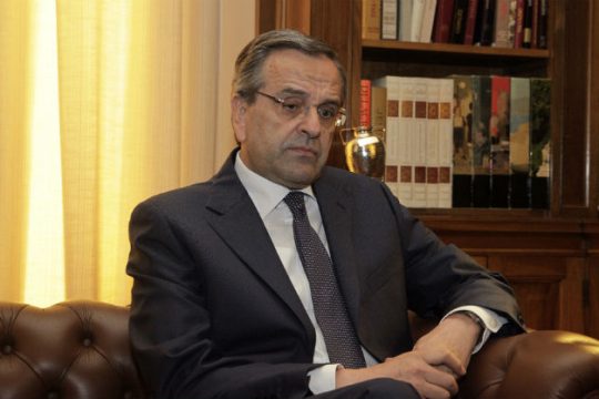 Επιμένει στη «μεγάλη εθνική συνεννόηση»