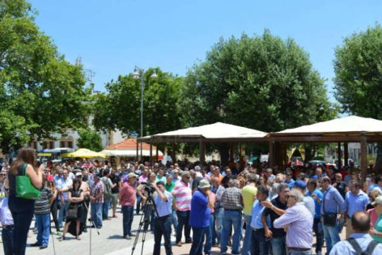 Αντεγκλήσεις και ένταση στη Χίο λόγω ΦΠΑ