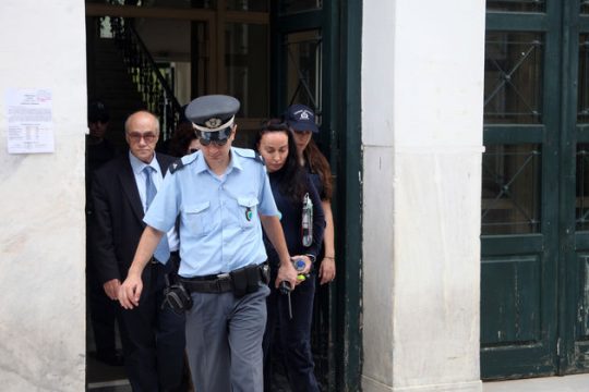 Ενώπιον των Ελβετών η νυν και η πρώην του Ακη