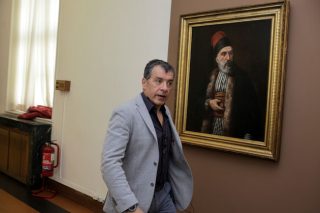 Την ψηφίζει και χωρίς να τη δει
