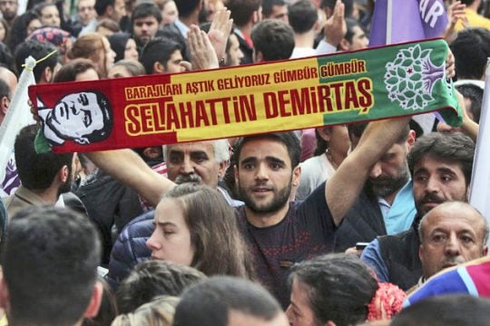 Αβεβαιότητα… κι επίσημα
