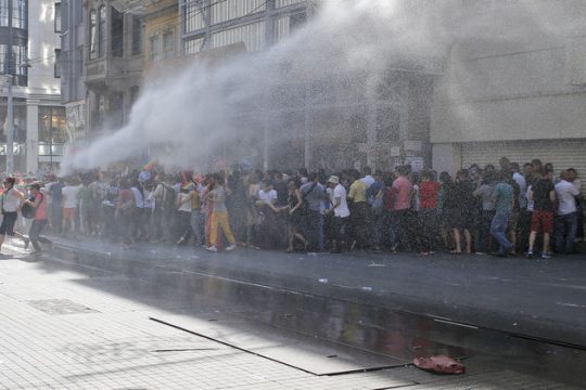 Τουρκία: η αστυνομία επιτέθηκε στο Pride