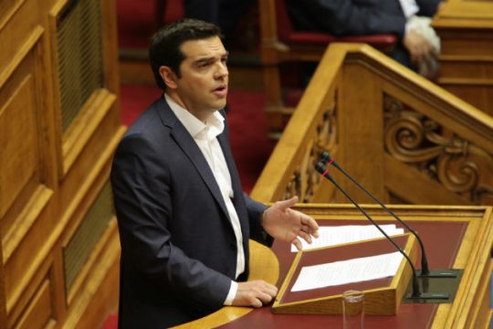 Τσίπρας προς αντιπολίτευση: Αποδέχεστε την πρόταση των Θεσμών;