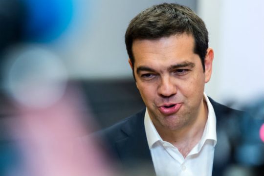 Επώδυνα μέτρα «κλειδώνουν» τη συμφωνία