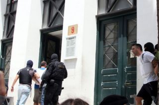 Παράτυπη λήψη γενετικού υλικού από τον Γρηγόρη Τσιρώνη