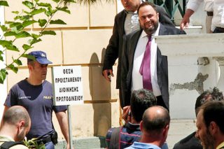 Κόκκινη κάρτα!