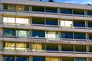 Οι 100 δόσεις… αύξησαν τα χρέη