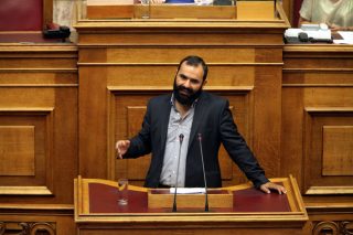 Σοβαροί τριγμοί στους ΑΝ.ΕΛΛ. για το δημοψήφισμα