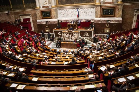 Οι Γάλλοι ενέκριναν πρώτοι τη συμφωνία