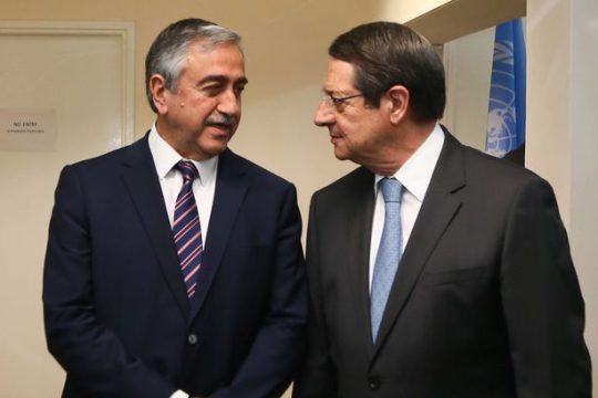Αγκάθια, το εδαφικό και το περιουσιακό