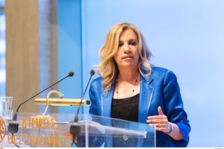ΠΑΣΟΚ: πυρά στον Τσίπρα, επίθεση φιλίας στους αγρότες