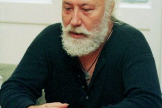 Καλλιτέχνης πολλαπλών μηνυμάτων