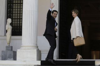 Στο περίμενε κυβέρνηση και κόμμα