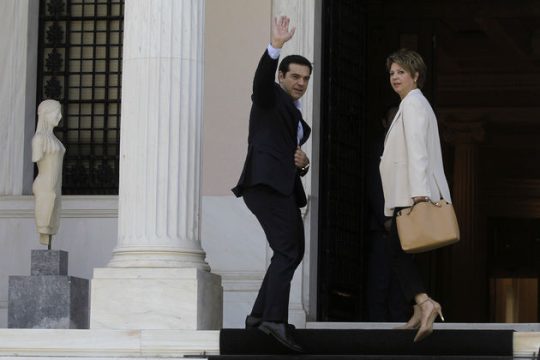Στο περίμενε κυβέρνηση και κόμμα