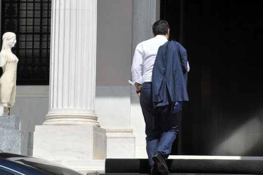Παίζει καθυστερήσεις το Μαξίμου