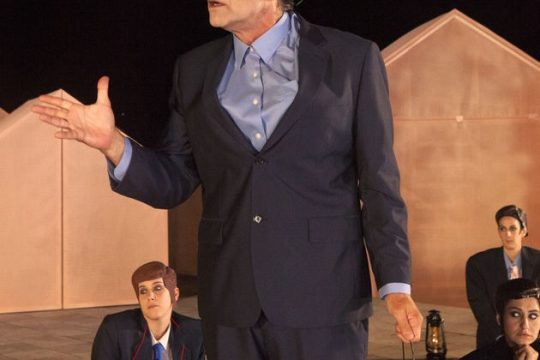 Γιάννης Μπέζος: «Αντιπατριωτικό να βγάζεις χρήματα έξω»