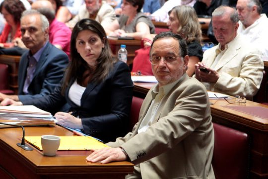 Εσωκομματικό πεδίο βολής