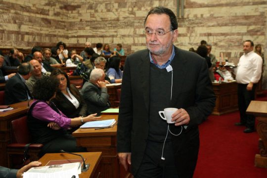 Τριπλό «χτύπημα» Λαφαζάνη