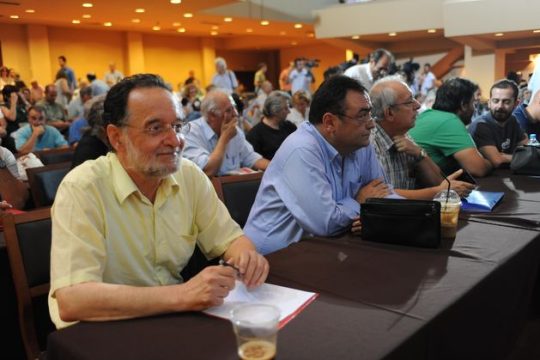 Στις συμπληγάδες της… συμφωνίας