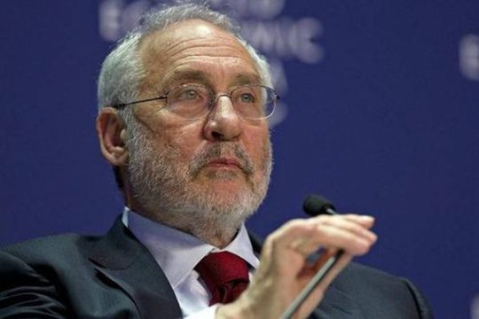 Στίγκλιτς: «Ασυναρτησία με το πιστόλι στον κρόταφο»