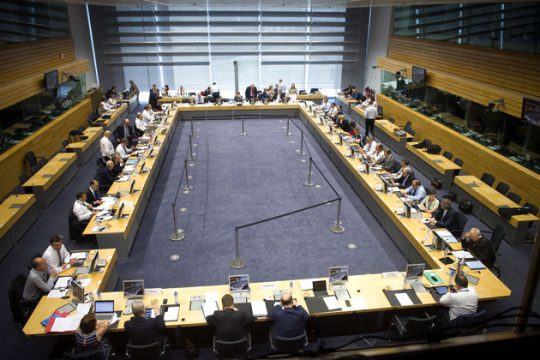 Σήμερα κληρώνει το πρόγραμμα -γέφυρα των 7,5 δισ. ευρώ